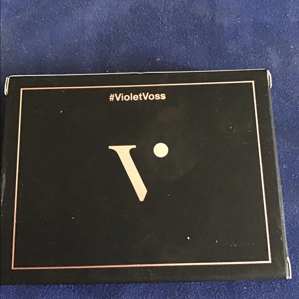 Violet Voss and SHAINA B. Miami Eyeshadow
